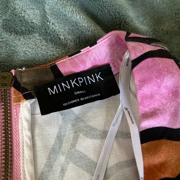 MINK PINK LORNA BELTED MINI DRESS - ABSTRACT - Picture 5 of 10